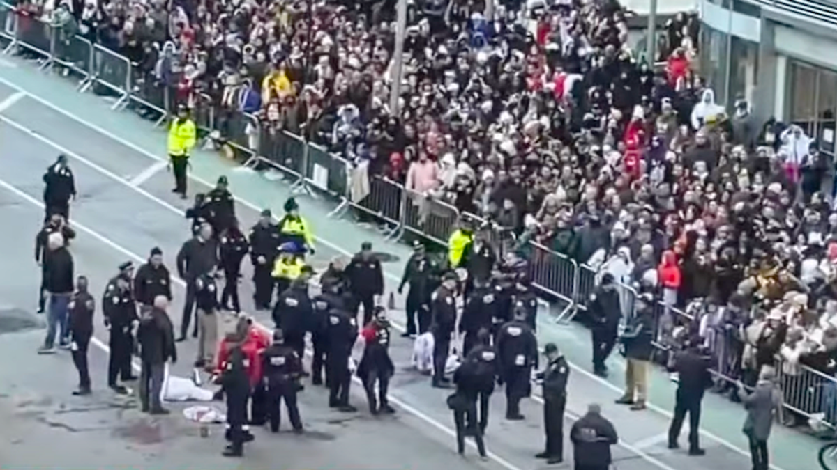 Pro-Palestine protest briefly interrupts Macy's Thanksgiving Day Parade