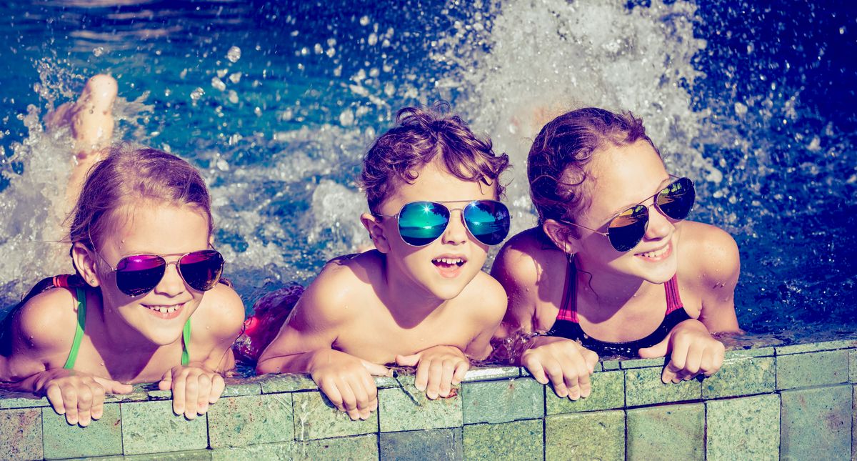 Richer childhood friends boost future income, Facebook data shows