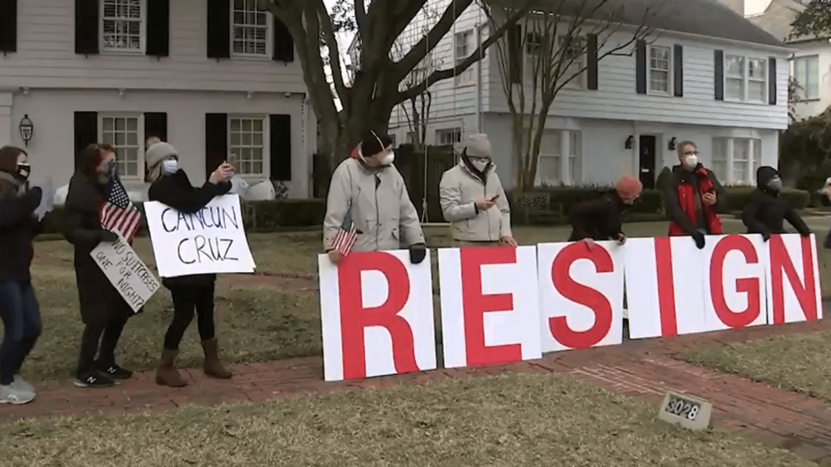 WATCH: Protesters gather at Ted Cruz's home as he cuts short his Cancun getaway