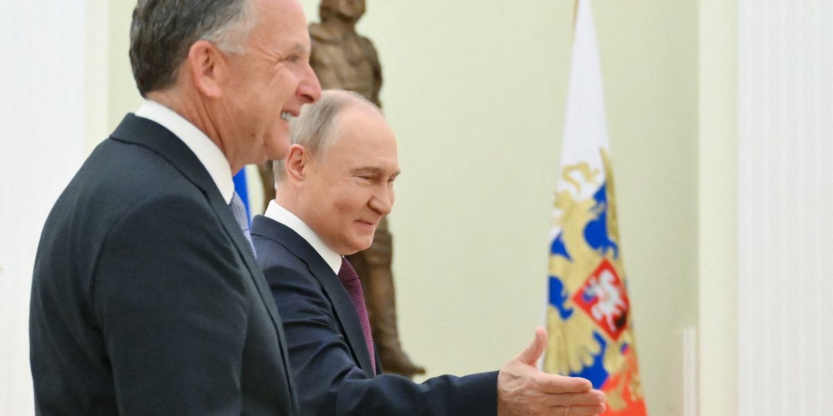 'Bumbling idiot': Trump ally blasts White House negotiator in profane rebuke