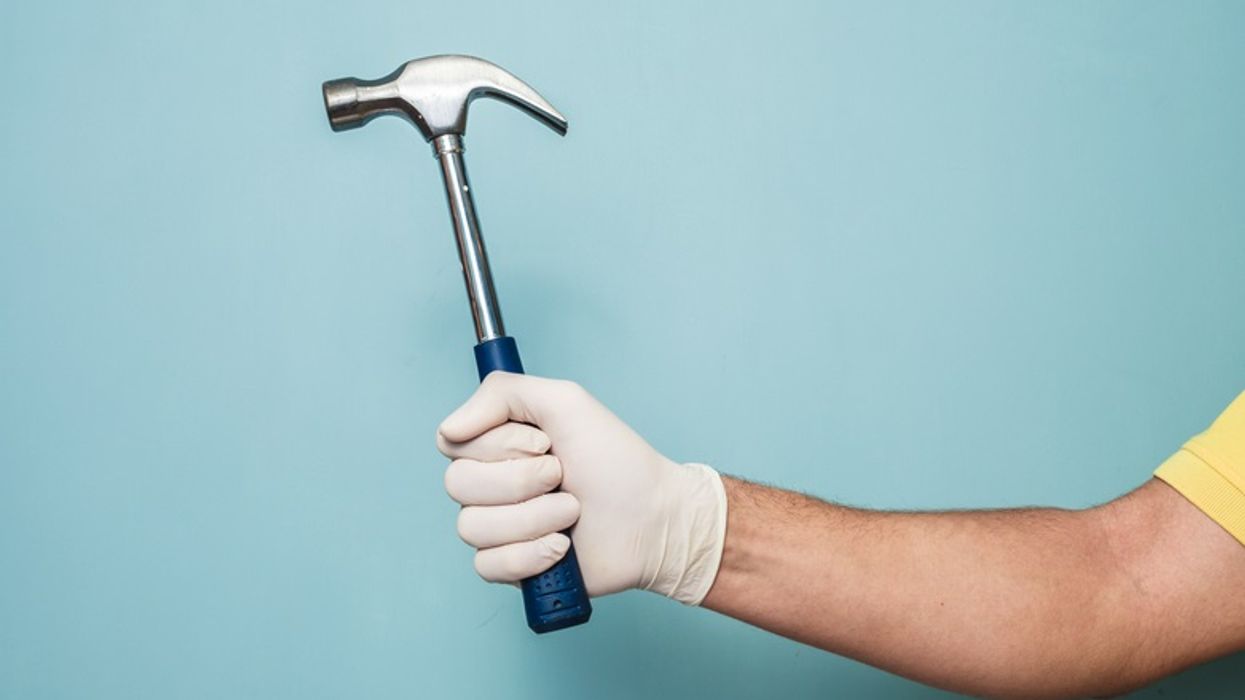 Hammer-wielding man yelled anti-LGBTQ slurs before smashing local bar's window