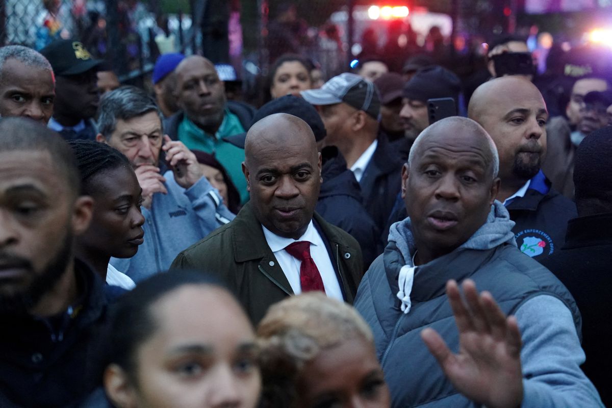 'Smile and wave, boys': New videos show ICE agent's taunt as mayor arrested