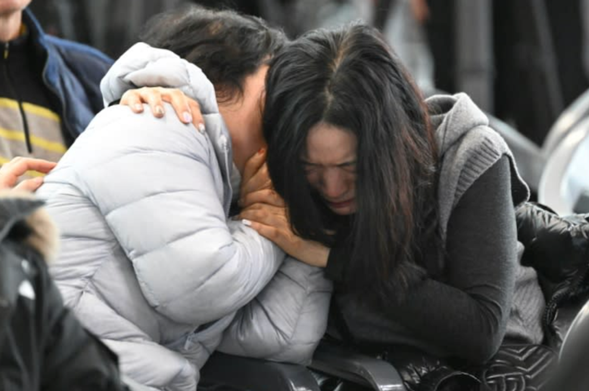 Anguish for South Korea plane crash relatives amid grim salvage