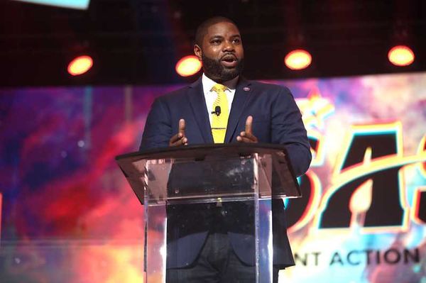 Knives out as scandal-scarred Republicans pile into one Florida race: 'You went to prison'