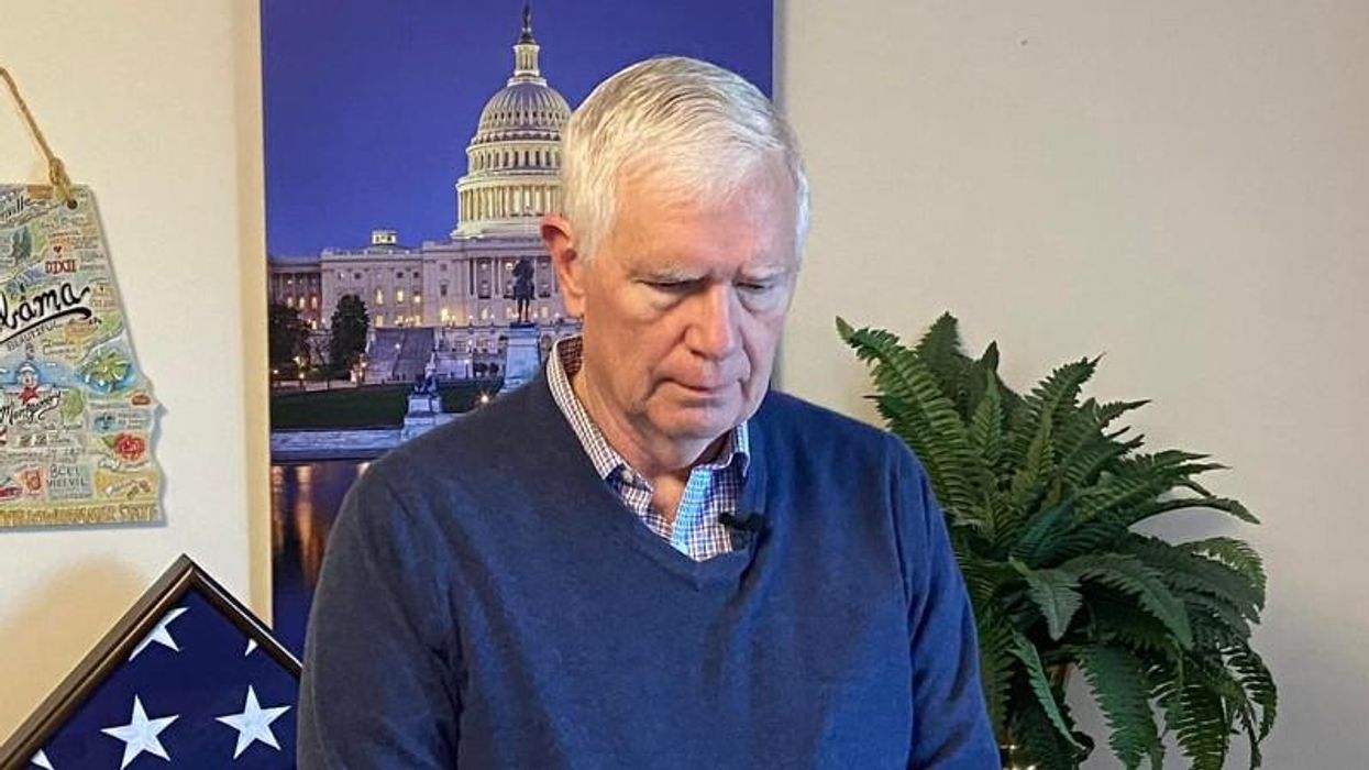 Mo Brooks begs Trump to 're-endorse' him in desperate social media campaign