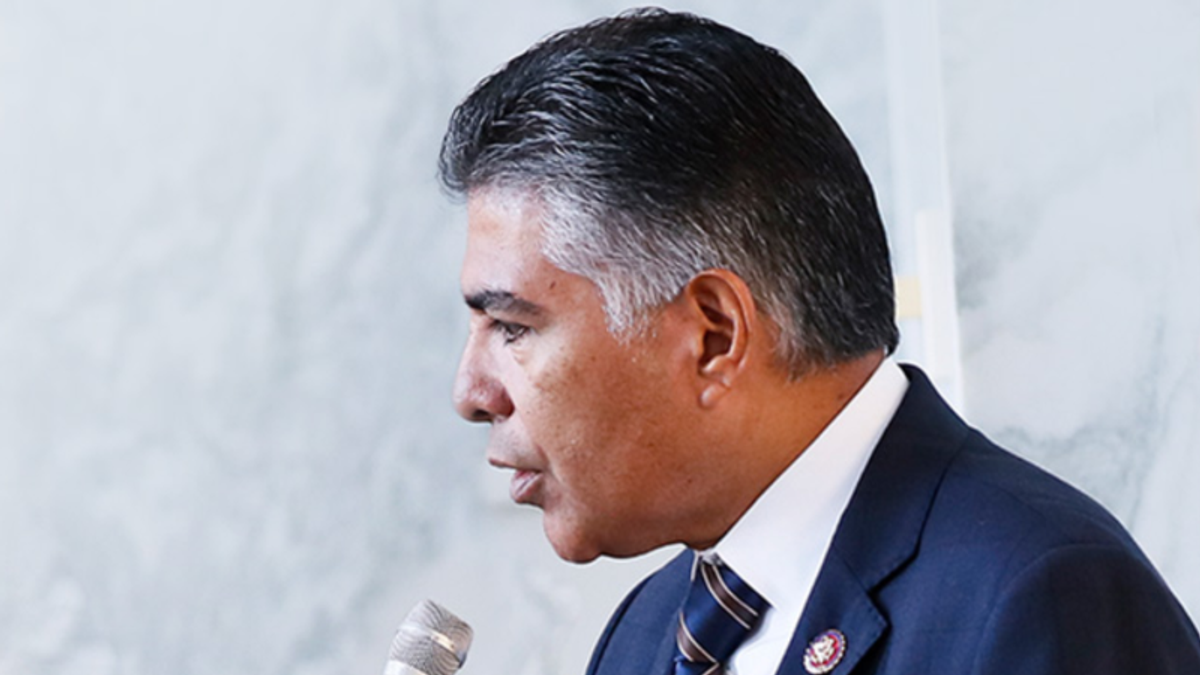 California Dem paid half a million in campaign cash to his hypnotist wife's marketing firm: report