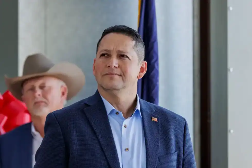 Ex-staffer claimed affair with congressman in text messages before suicide: report