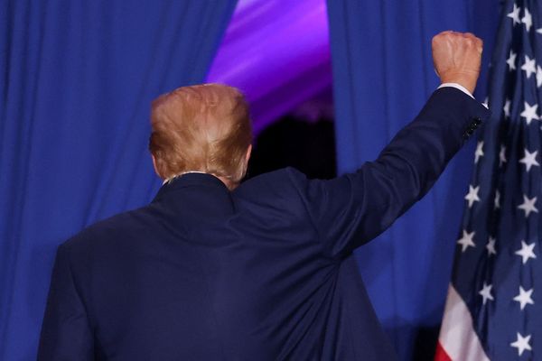 GOP maverick triggers alarm as surprise Iowa visit signals party ripping apart