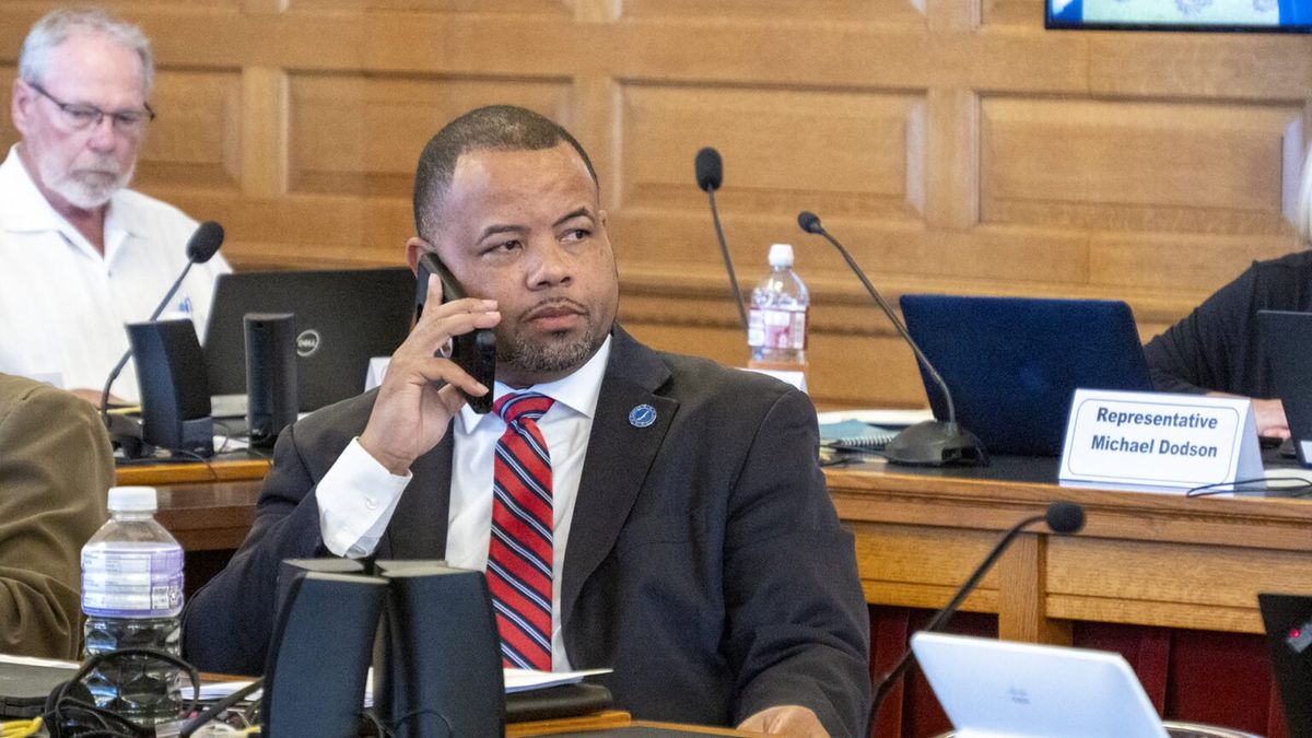 Republican chuckles after alluding to shooting ex-Dem rep during state House debate