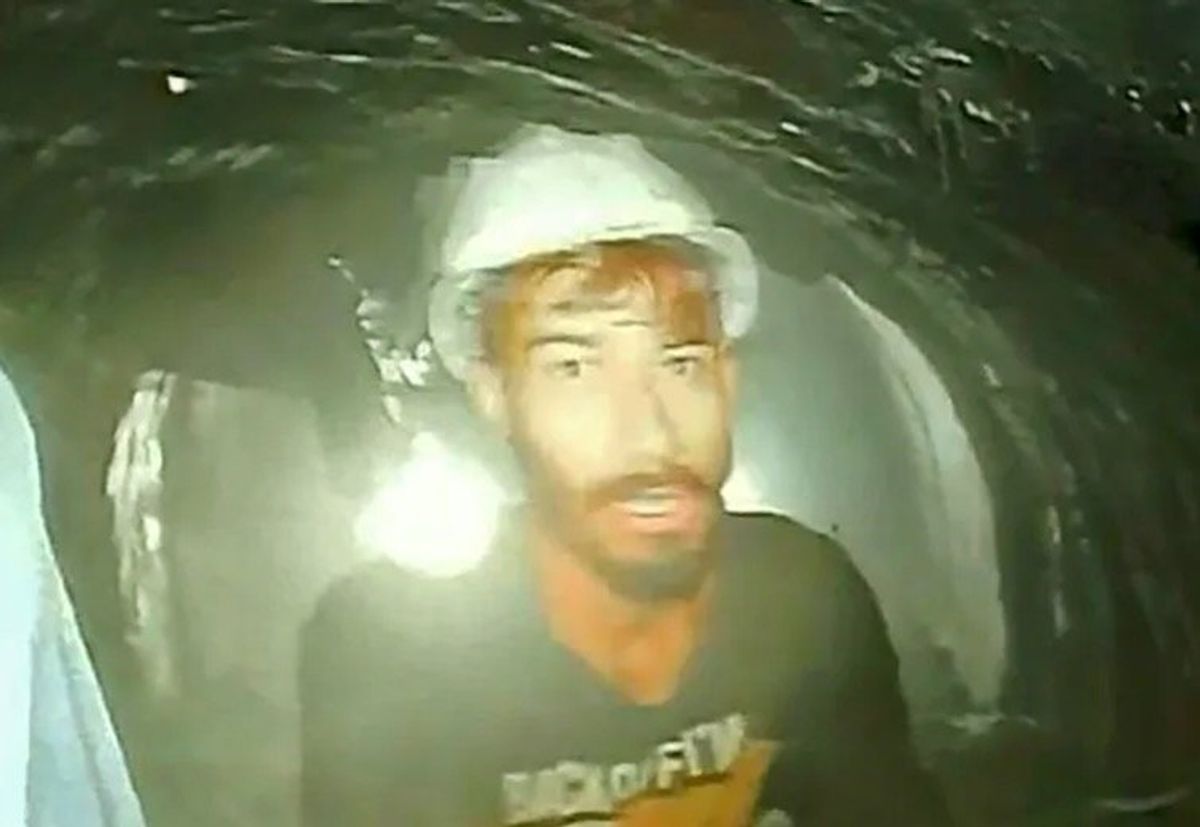 Indian workers trapped in tunnel for 10 days seen on camera