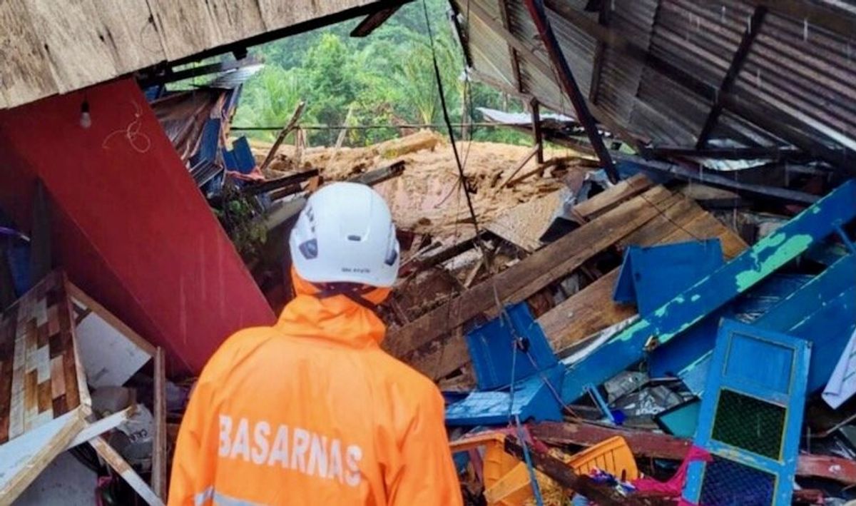 Rescuers search for dozens missing after deadly Indonesia landslide