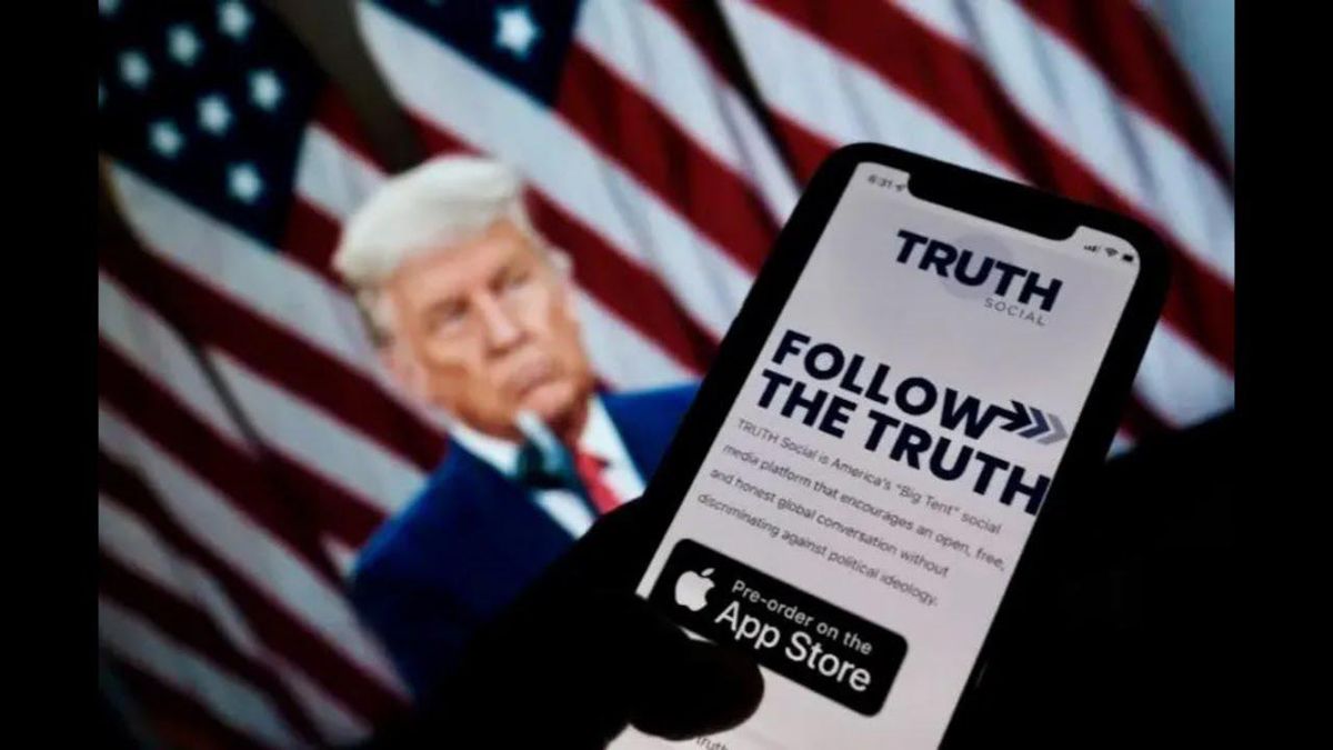 'I'm already being censored!' Right-wingers slam Trump’s Truth Social for banning accounts