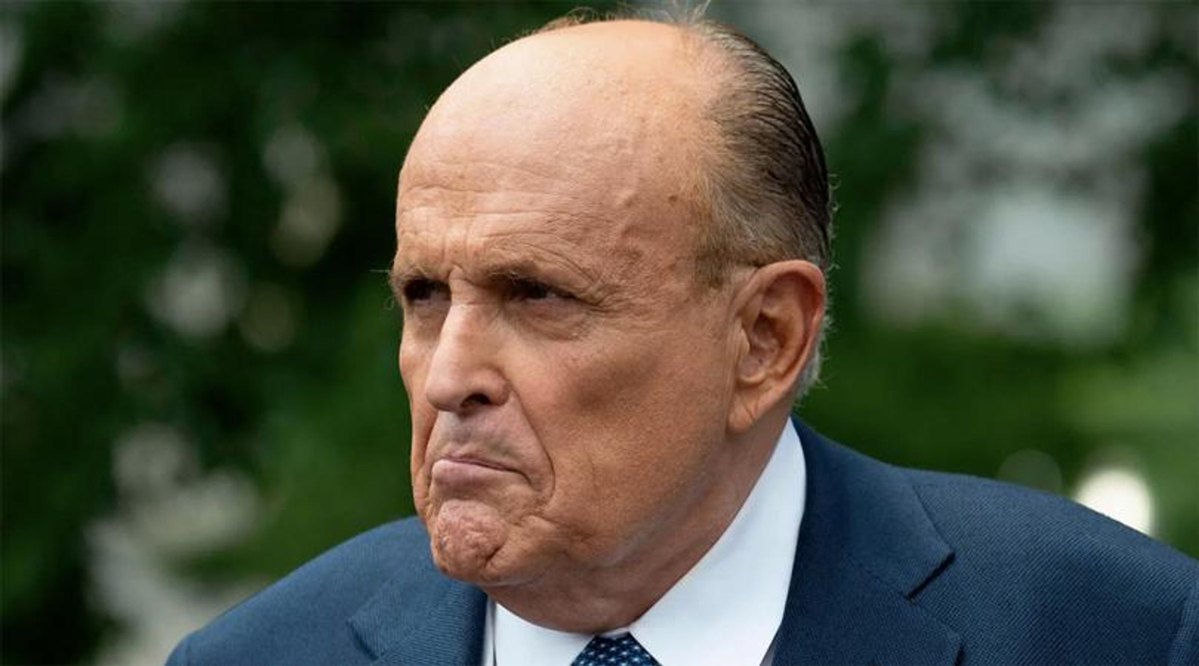 Rudy Giuliani’s ‘life is falling apart’ as Trump-related legal woes pile up: NBC reporter (rawstory.com)