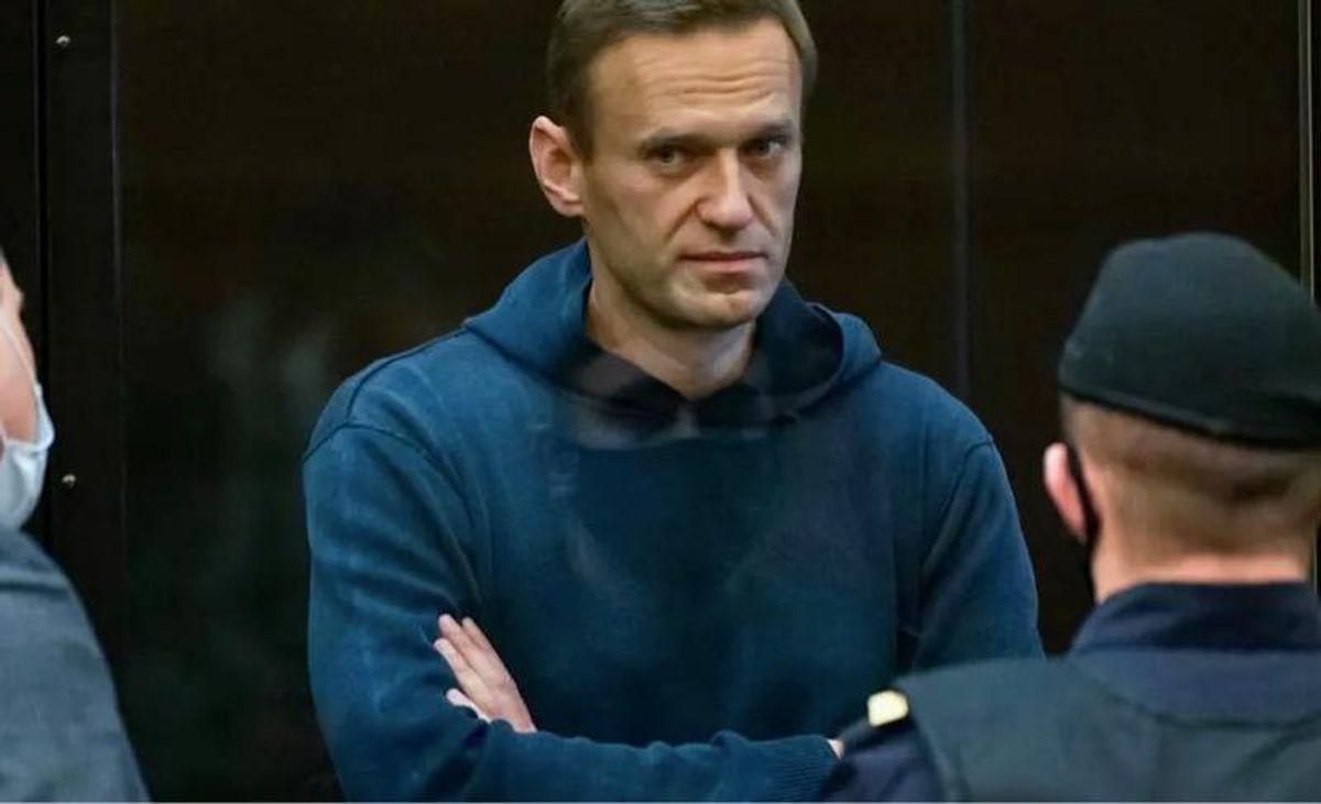 Russian prison threatens to force-feed Alexei Navalny