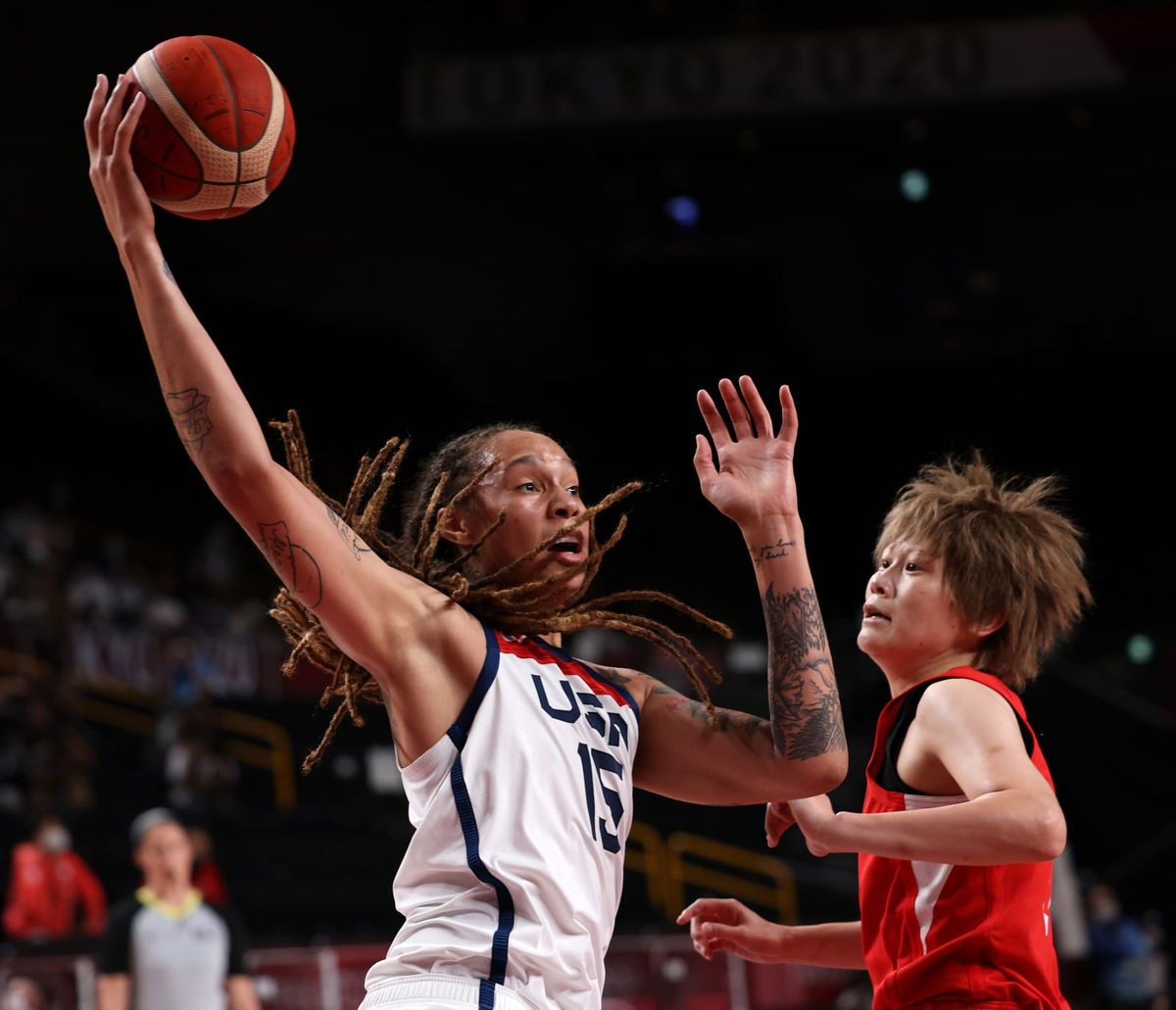 ‘Queen of Basketball’ director implores President Biden to ‘bring Brittney Griner home’ during Oscars acceptance speech