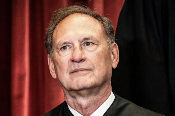 Ethics czar who prepped Samuel Alito for confirmation now wants him recused