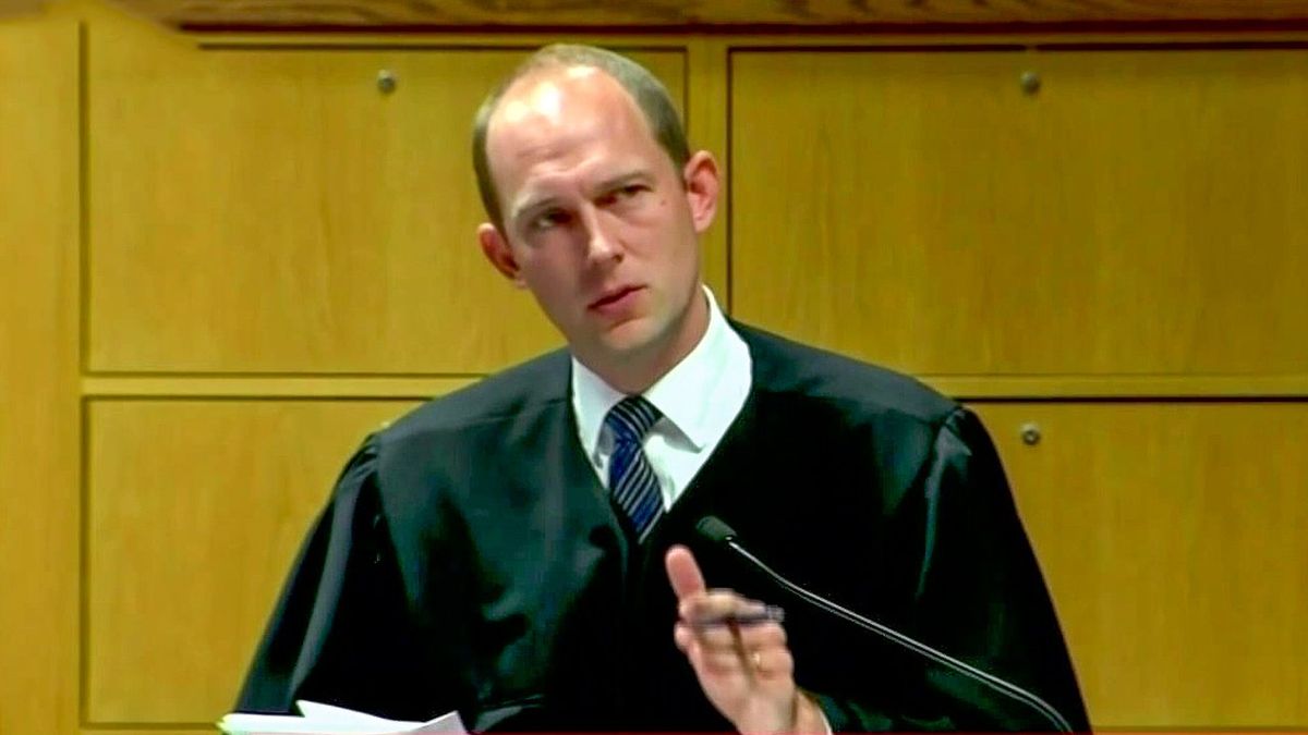 Trump begs Georgia judge to dismiss case with 3 desperate motions in single morning