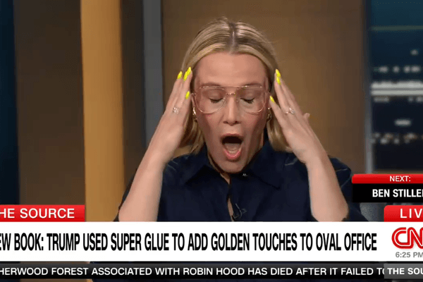 'Unfathomable': Conservative floored by report of Trump supergluing gold in Oval Office