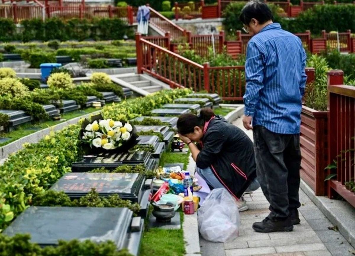 Chinese mourners use AI to digitally resurrect the dead