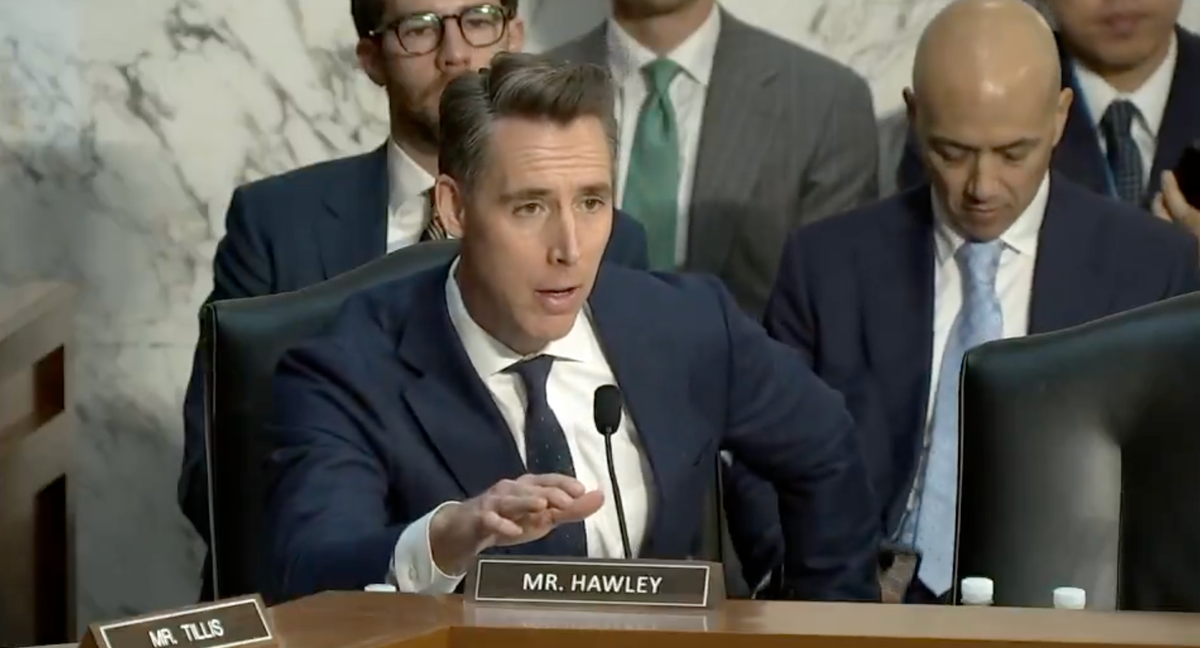 MAGA senator lights up 'Zuckerberg and his friends' after hearing snub