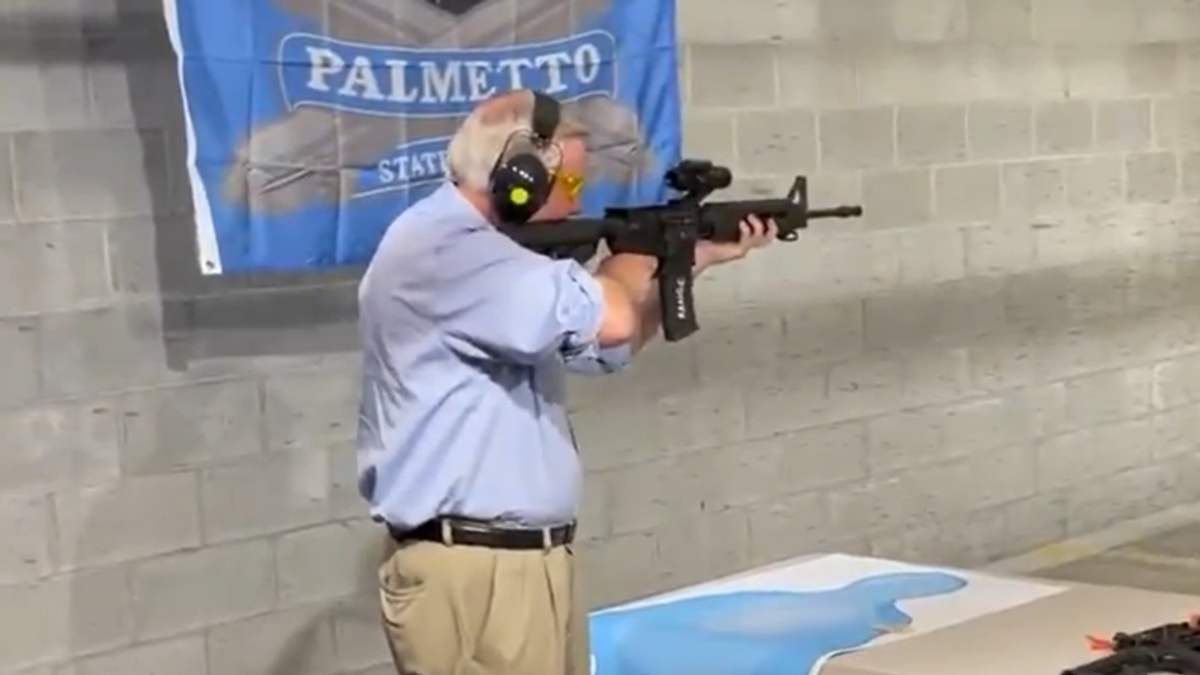 WATCH: Lindsey Graham does photo-op with AR-15 to push assault weapon ownership
