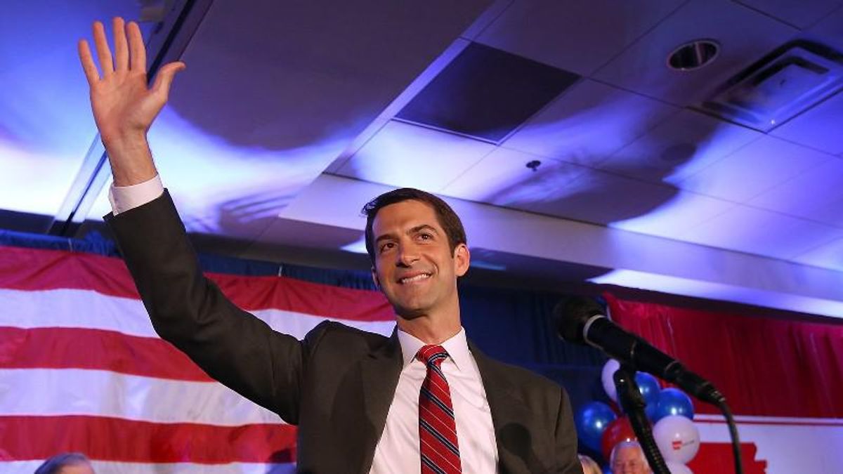 Trump looms large as Republicans scope out 2024 presidential prospects in Iowa midterm campaigns