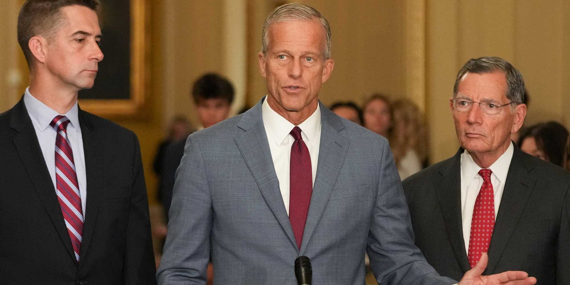 I wish it were that easy : Republican senator swats down Trump threats