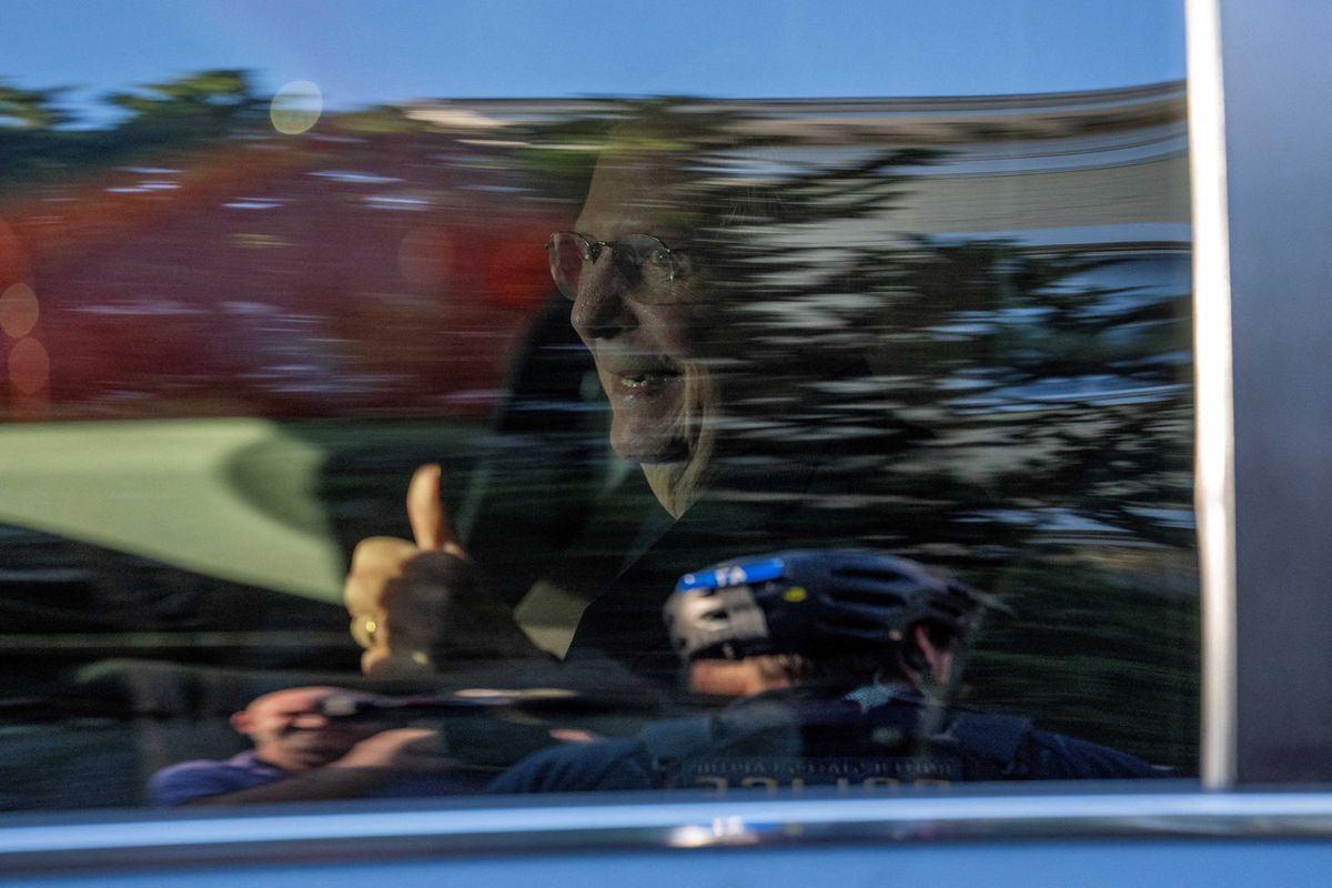 Mitch McConnell's thumbs-up gesture masks grim recovery outlook flagged by expert