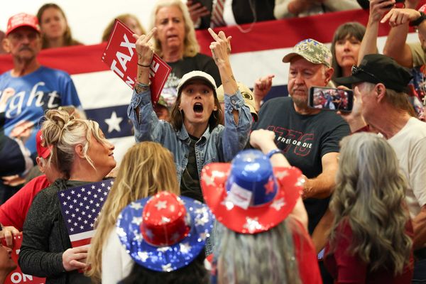 Hecklers pelt Trump with middle finger salutes and Jeffrey Epstein ties at Ohio rally