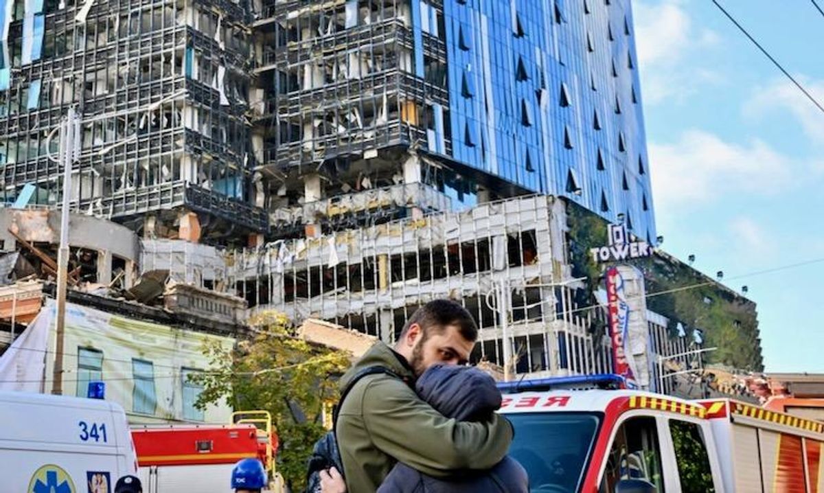 Russia bombs Kyiv and other major cities in massive attack on Ukraine