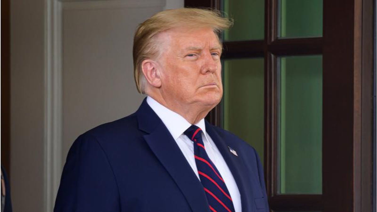 GOP senator may quit the Republican Party — and calls on Trump to resign