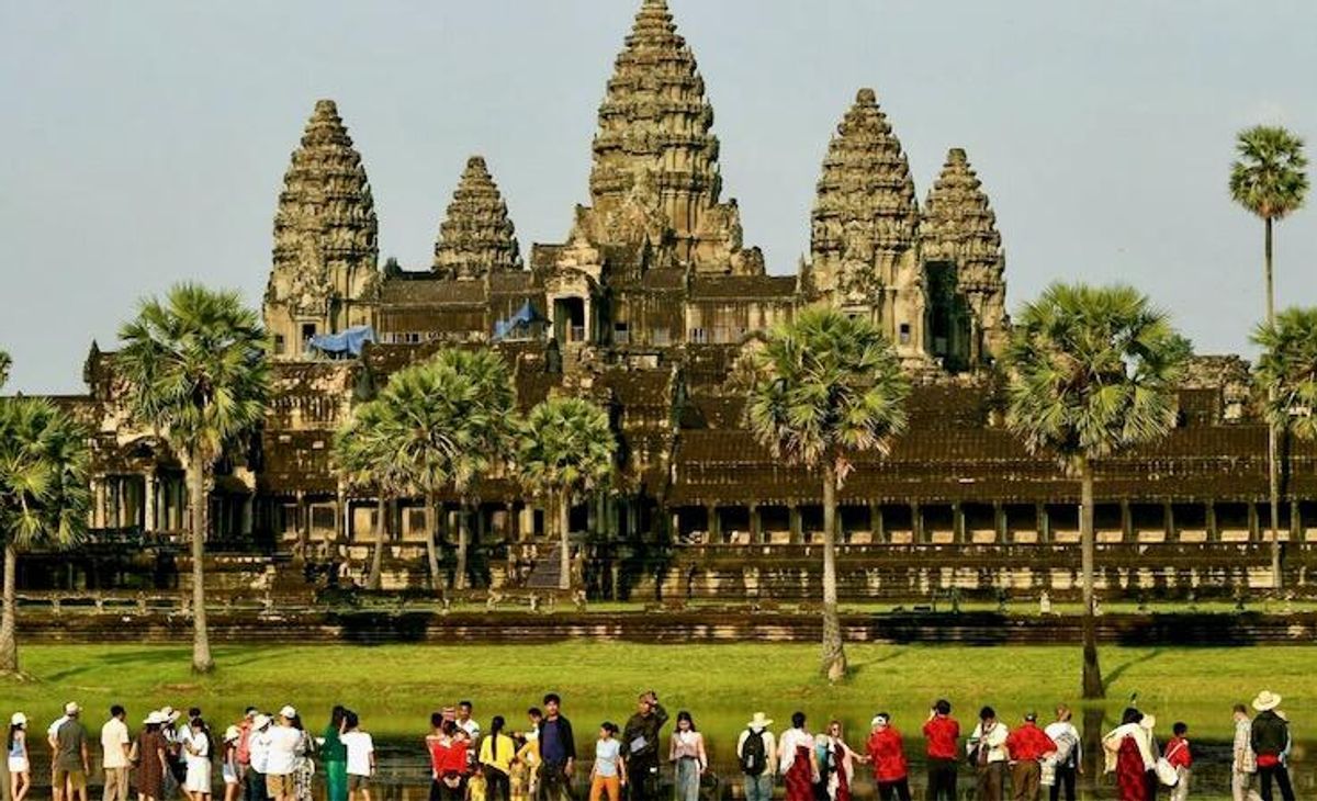 US returns 30 stolen antique artworks to Cambodia