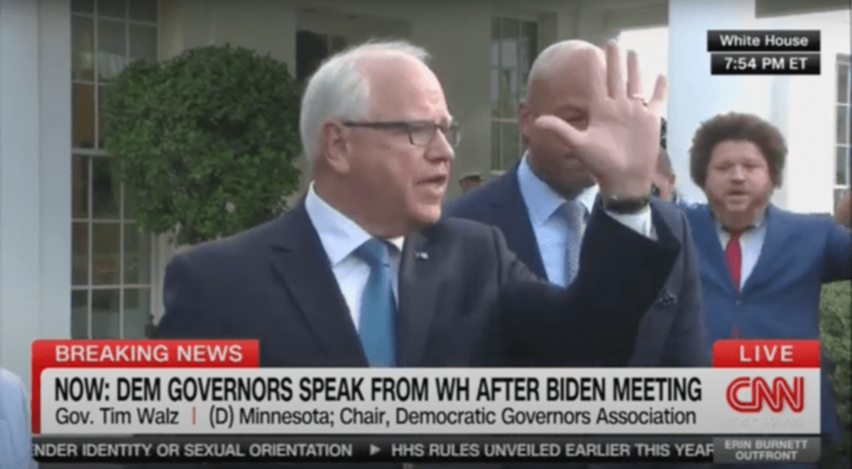 Watch: Shouting reporters grill Biden-backing governors after post-debate huddle