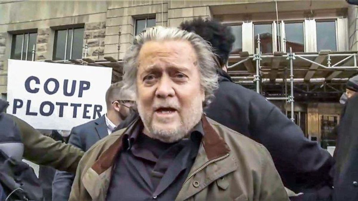 'Disheveled slob' Steve Bannon is a 'sniveling little coward' for blaming his lawyer: former Dem senator