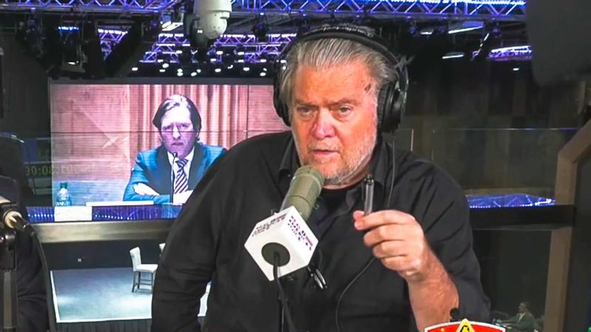 Steve Bannon calls for arming kids with guns to stop school bullying