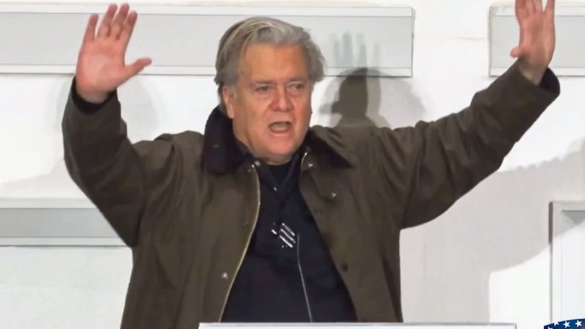 Steve Bannon's CPAC crowd applauds 'fugitive J6er' who fled FBI for four years