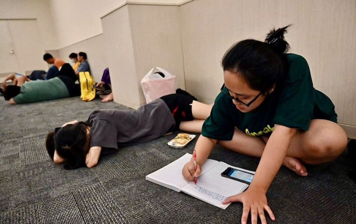 Sweltering heat in Vietnam's north sparks power cuts