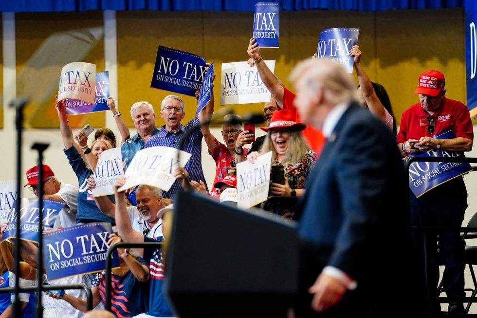 'He believes his own voters are suckers': Analyst exposes Trump's contempt for supporters