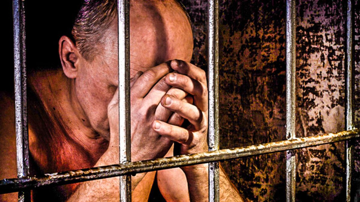 In Florida, loved ones of prisoners banned from wearing #visitsmatter T-shirts