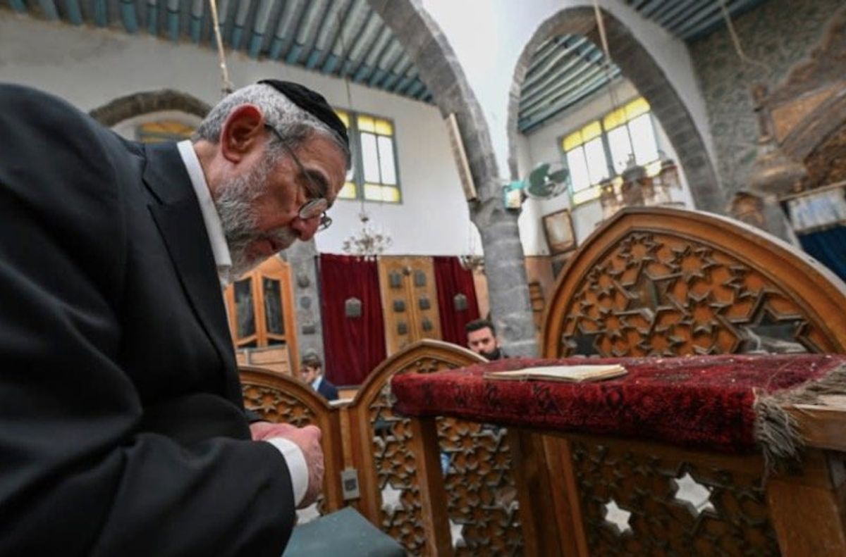 Syrian Jews say held first group prayer in decades in Damascus synagogue
