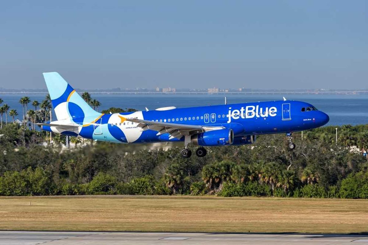 JetBlue under fire for pro-Trump message: 'Last time I choose your airline'