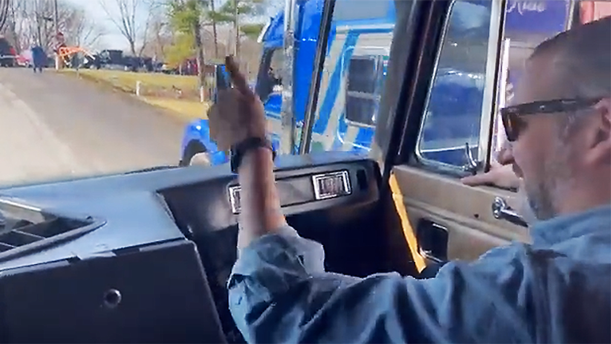 'Why are you so pathetic?' Ted Cruz mocked after joining trucker convoy while complaining about gas prices