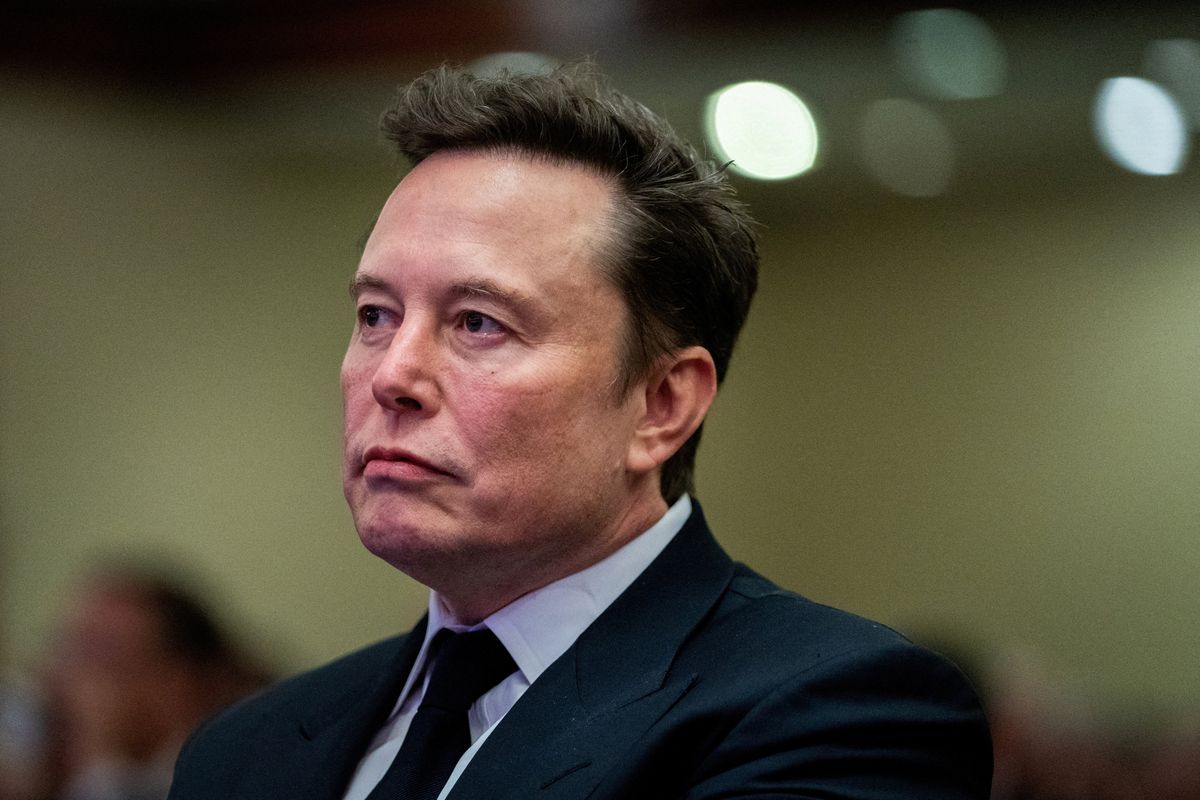 Elon Musk doesn't want people to know he uses a laptop