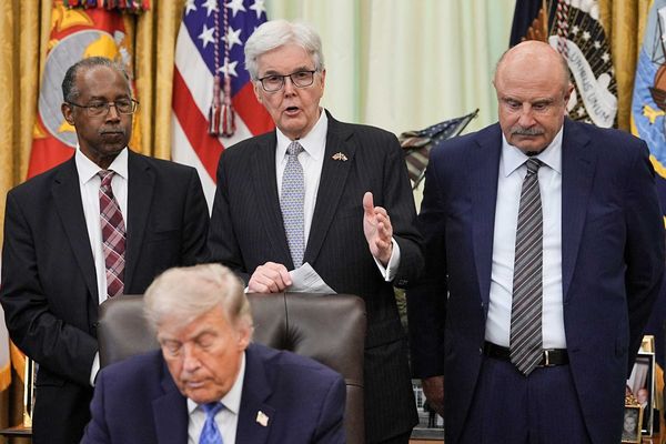 Trump dozes in Oval Office as MAGA ally makes jaw-dropping false claim: 'One long blink!'