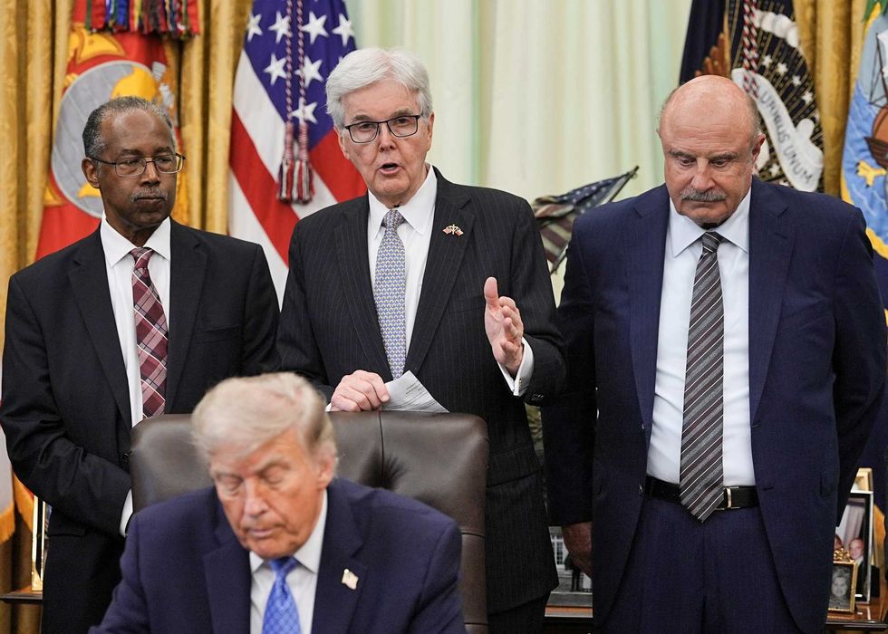 Trump dozes in Oval Office as MAGA ally makes jaw-dropping false claim: 'One long blink!'