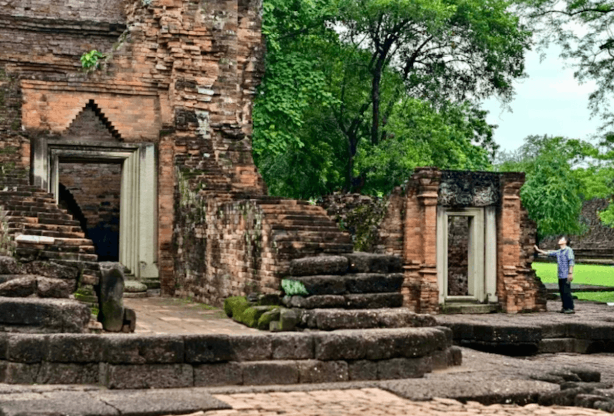 Thailand hunts for missing ancient site treasures