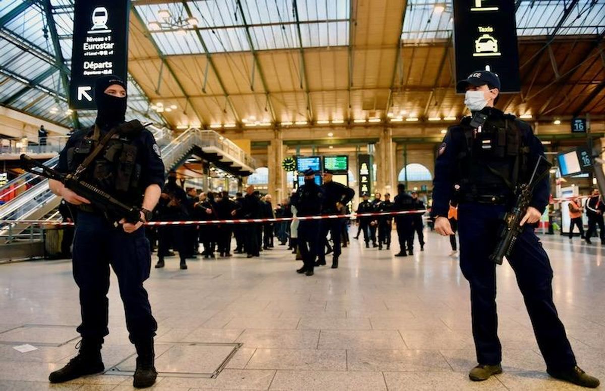 Six wounded in Paris train station stabbing attack