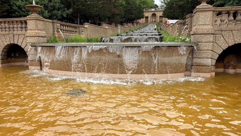 Iconic DC fountain turned brown after Trump's renovation