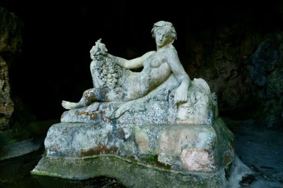 The guardian angels of the source of the Seine