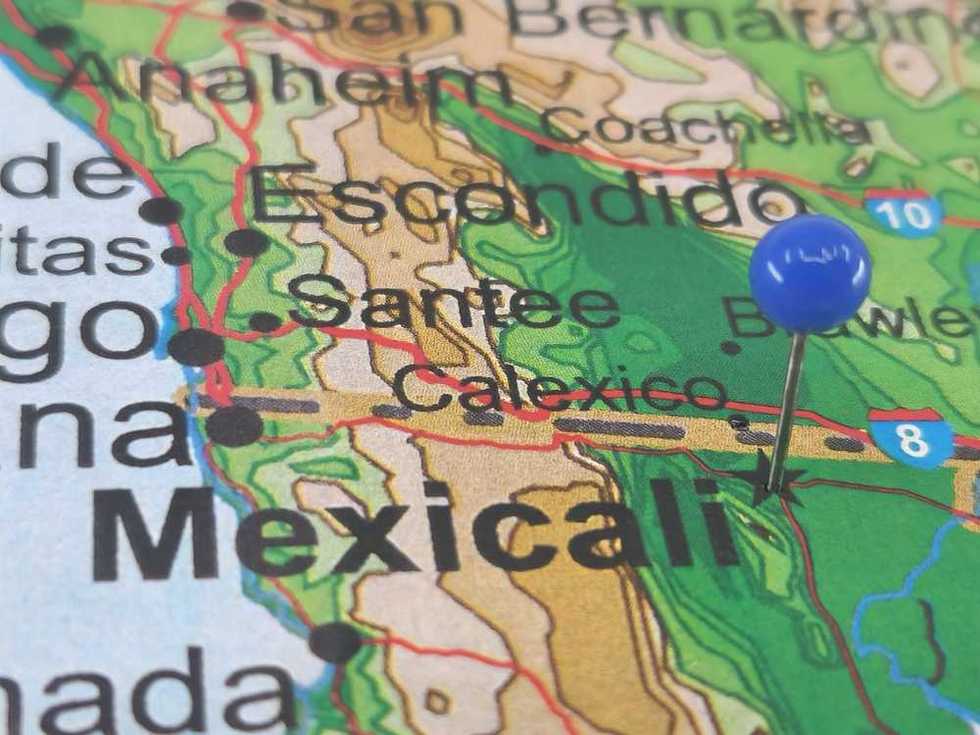 US citizens told 'seek shelter' and avoid buildings as Mexican border city goes on alert